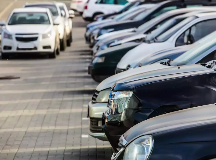 Pros & Cons of Purchasing a Used Car from a Private Seller